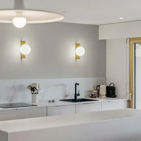125 M Near Pool & Parking *