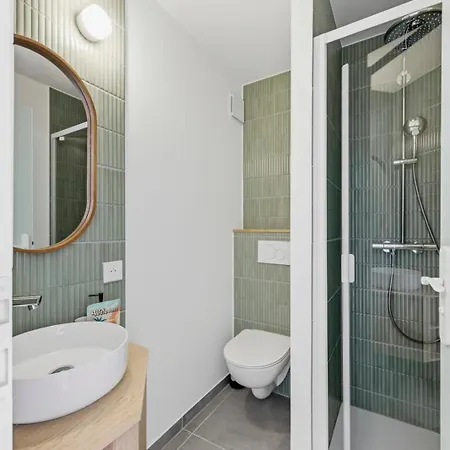 125 M Near Pool & Parking Saint-Raphaël